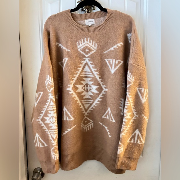 Oversized Aztec Print Sweater – Tan & White - Picture 2 of 7